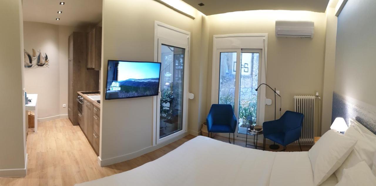Διαμέρισμα Renovated Studio With Roof Garden Access, 15 M Walk To Acropolis Αθήνα